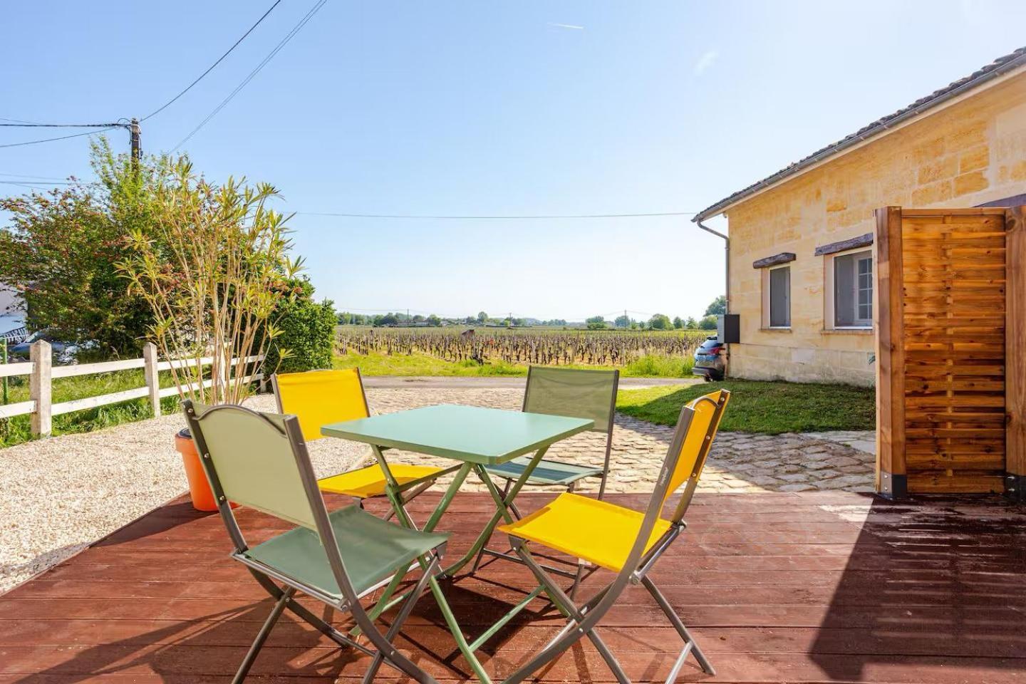 Guesthouse Les Maurins Saint-Sulpice-de-Faleyrens Exterior photo